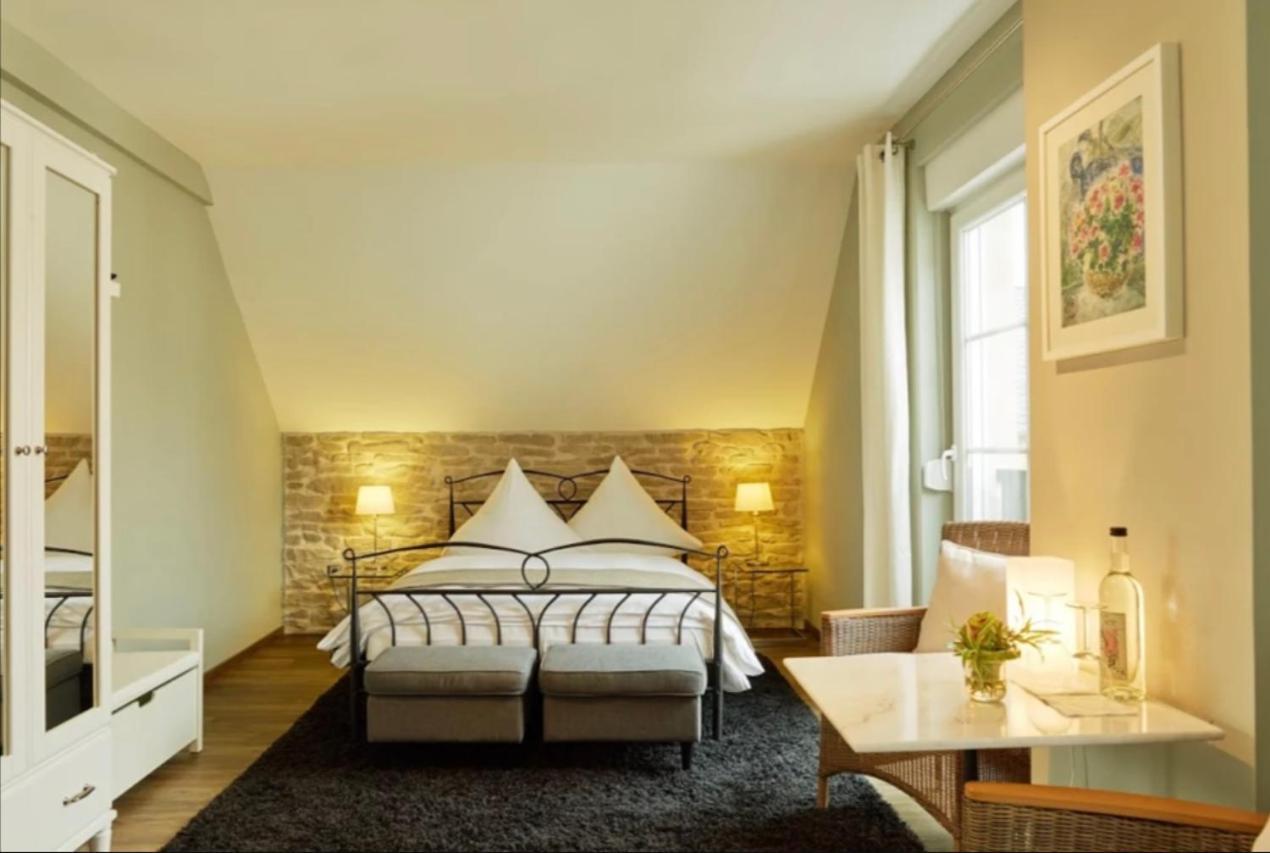 Landhauskiebel Erden Bagian luar foto