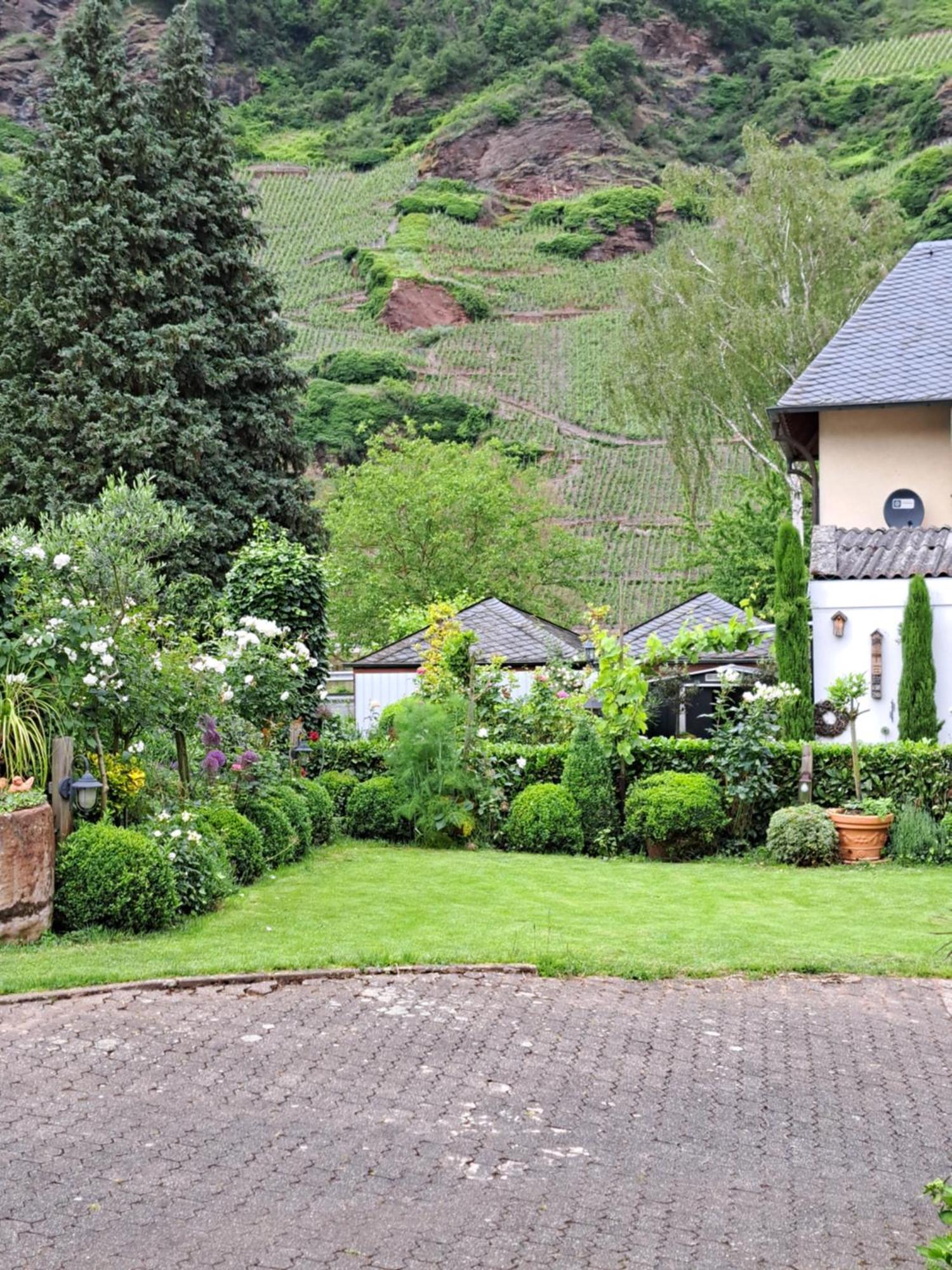 Landhauskiebel Erden Bagian luar foto